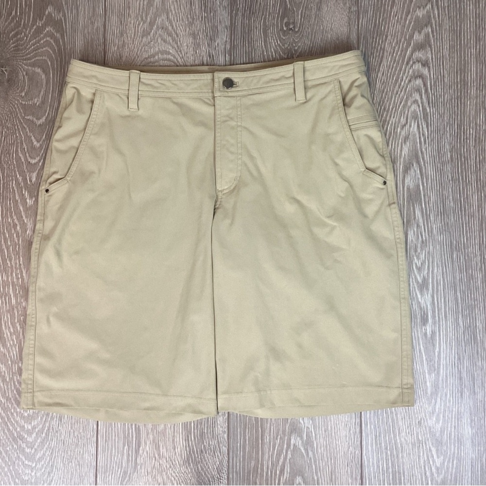 Lululemon Commission Men's Athletic Shorts - Tan / khaki